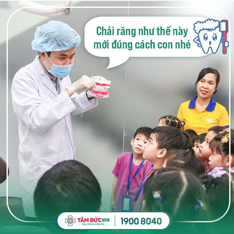 Vệ sinh đúng cách giúp bảo vệ răng miệng cho trẻ